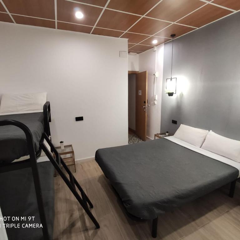 Barcelona Rooms 294 - Habitación Familiar con baño privado y zona de cocina - 15