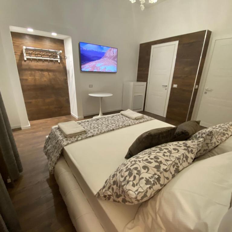Vatican G&G Suites - Camera King Superior - 15