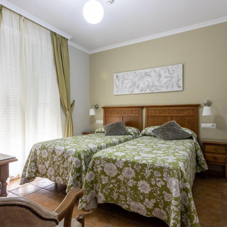 Hostal Costa Luz - Habitación Doble - 2 camas - 4
