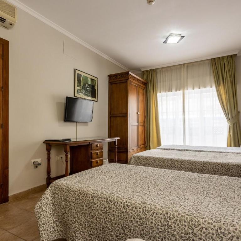 Hostal Costa Luz - Habitación Triple - 1