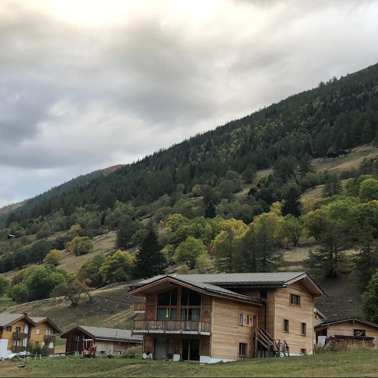 Chalet Breithorn- Perfect for Holiday with Amazing View! - Loft-Apartment B mit Whirlpool - 19
