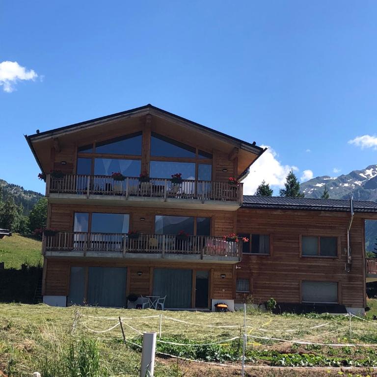 Chalet Breithorn- Perfect for Holiday with Amazing View! - Loft-Apartment B mit Whirlpool - 36
