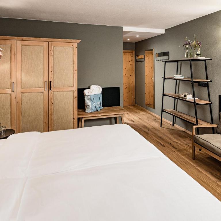 Falkensteiner Hotel Antholz l Adults Only - Camera Matrimoniale Superior con Vista Montagna - 1