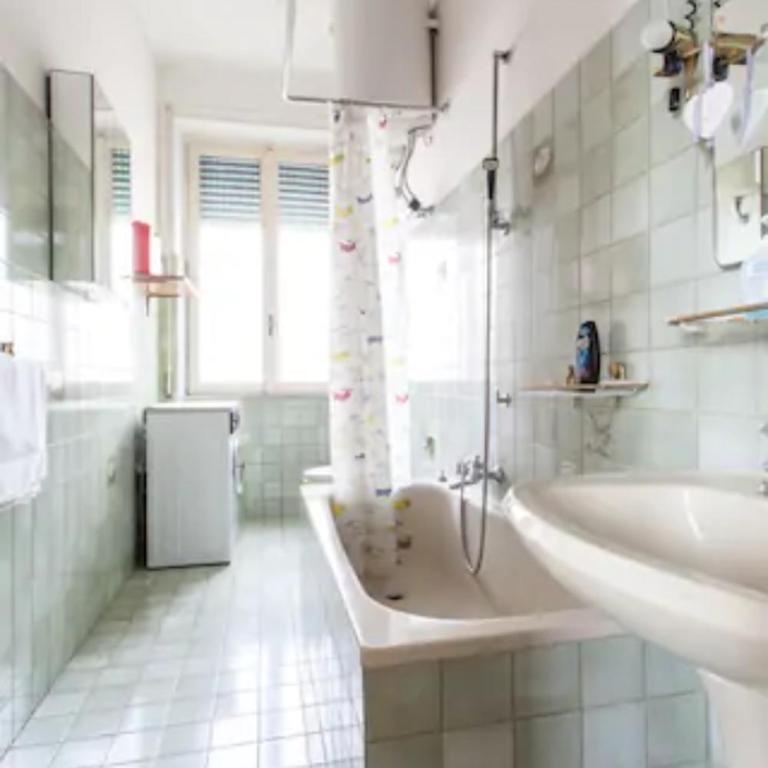 Chez Liviana - Camera Tripla con Bagno Privato Esterno - 2