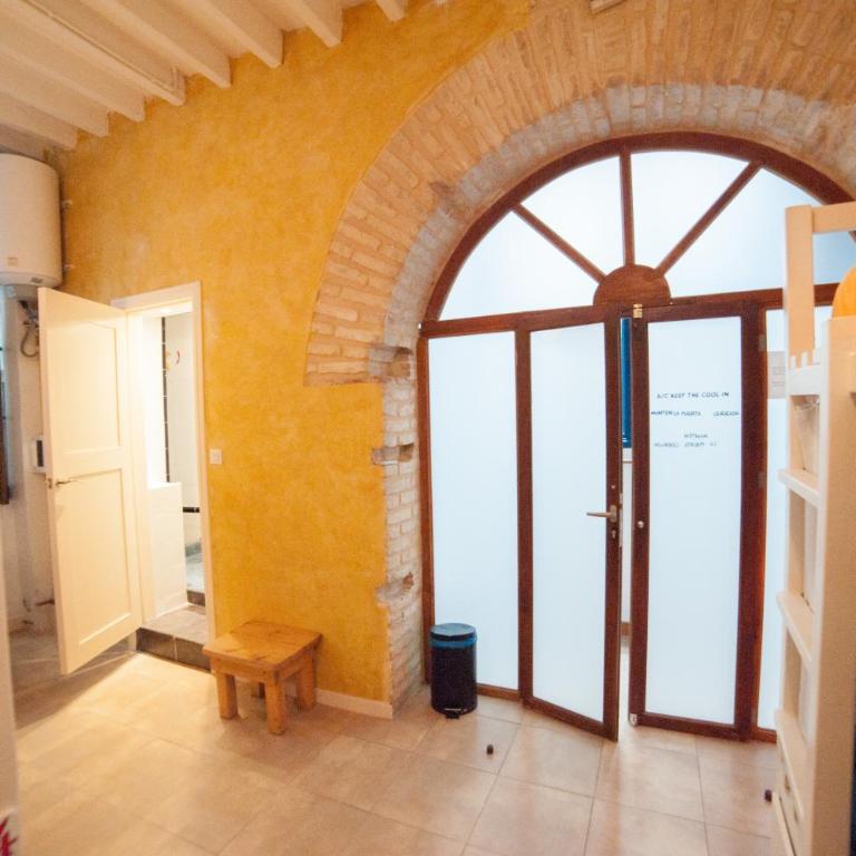Casa Caracol - Cama en habitación compartida mixta con 5 camas y baño privado - 1