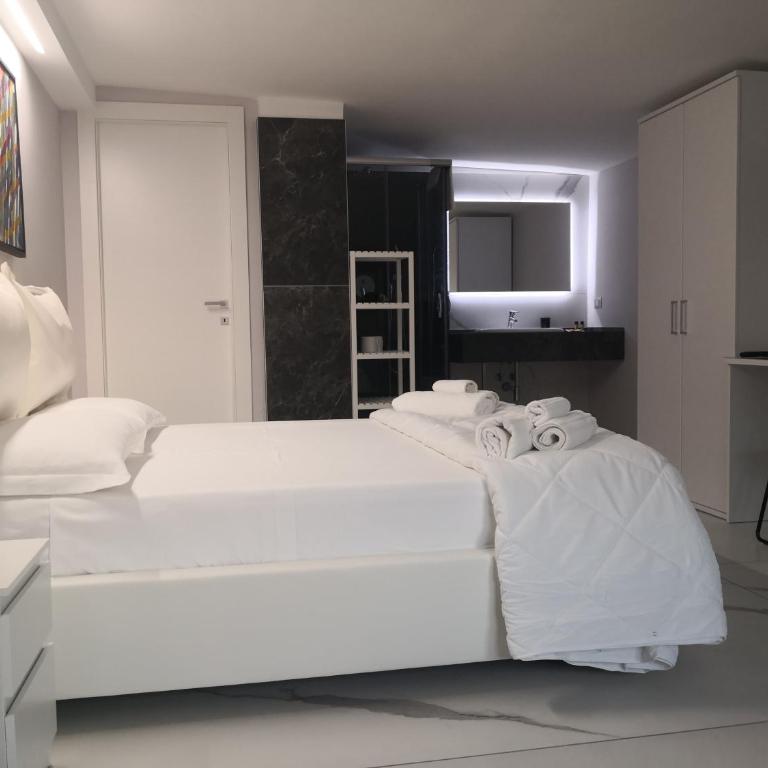 Dimore Pietrapenta Apartments, Suites & Rooms - Via Lucana 223, Via Piave 23, Via Chiancalata 16, Vico Fornaci 9 - Camera Queen - Via Piave 23 - 1