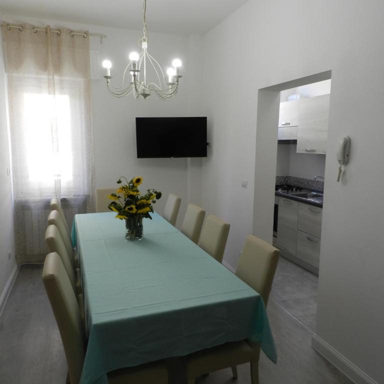 Appartamenti Via Cortonese 1 - Appartamento con 3 Camere da Letto - 34