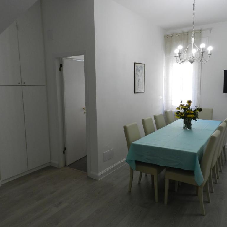 Appartamenti Via Cortonese 1 - Appartamento con 3 Camere da Letto - 32
