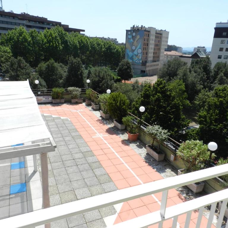 Appartamenti Via Cortonese 1 - Appartamento con 3 Camere da Letto - 10