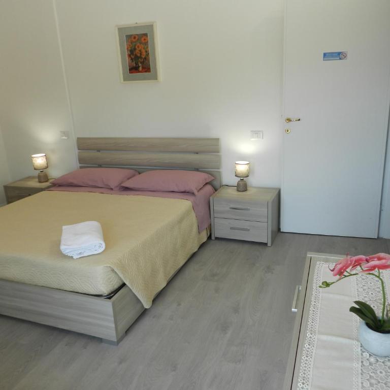 Appartamenti Via Cortonese 1 - Appartamento con 2 Camere da Letto - 10