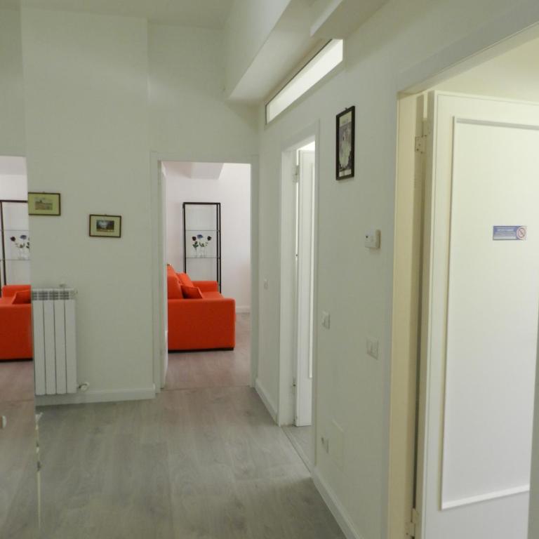 Appartamenti Via Cortonese 1 - Appartamento con 2 Camere da Letto - 1