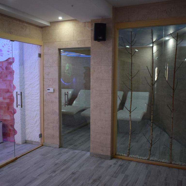 Vistanova Milmari S33 - Studio - 26