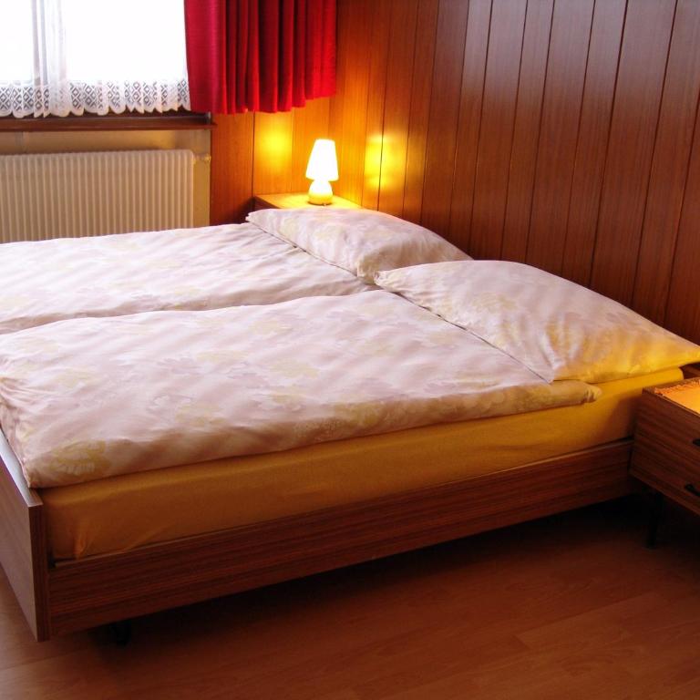 Pension Schönblick - Zweibettzimmer mit Dusche - 1