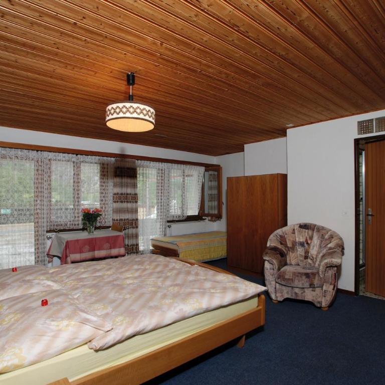 Pension Schönblick - Zweibettzimmer mit Dusche - 2