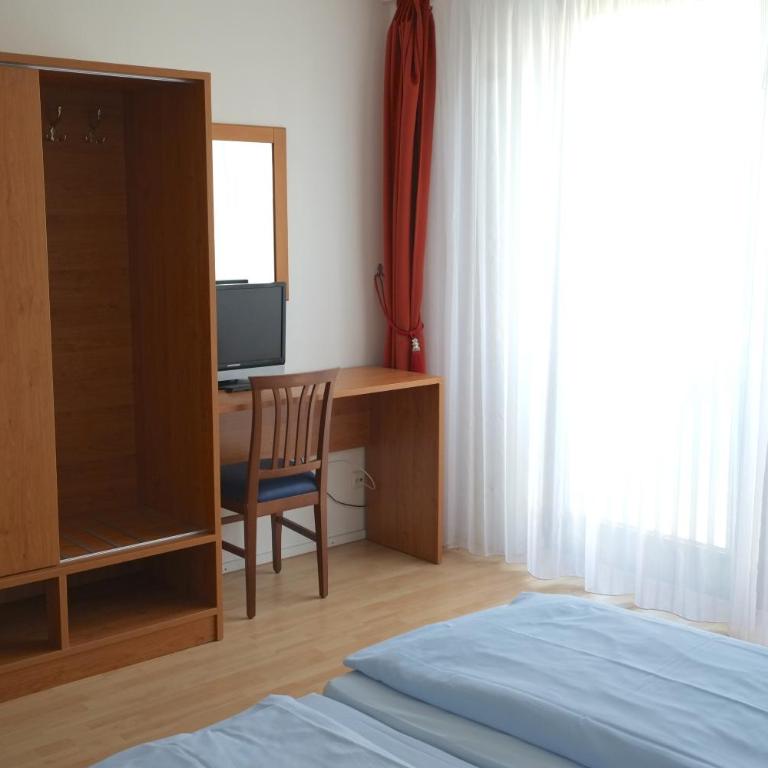 Hotel Christl München Innenstadt - Camera Tripla con Bagno - 4