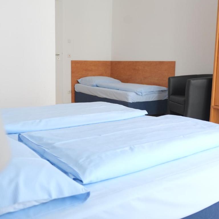 Hotel Christl München Innenstadt - Camera Tripla con Bagno - 5