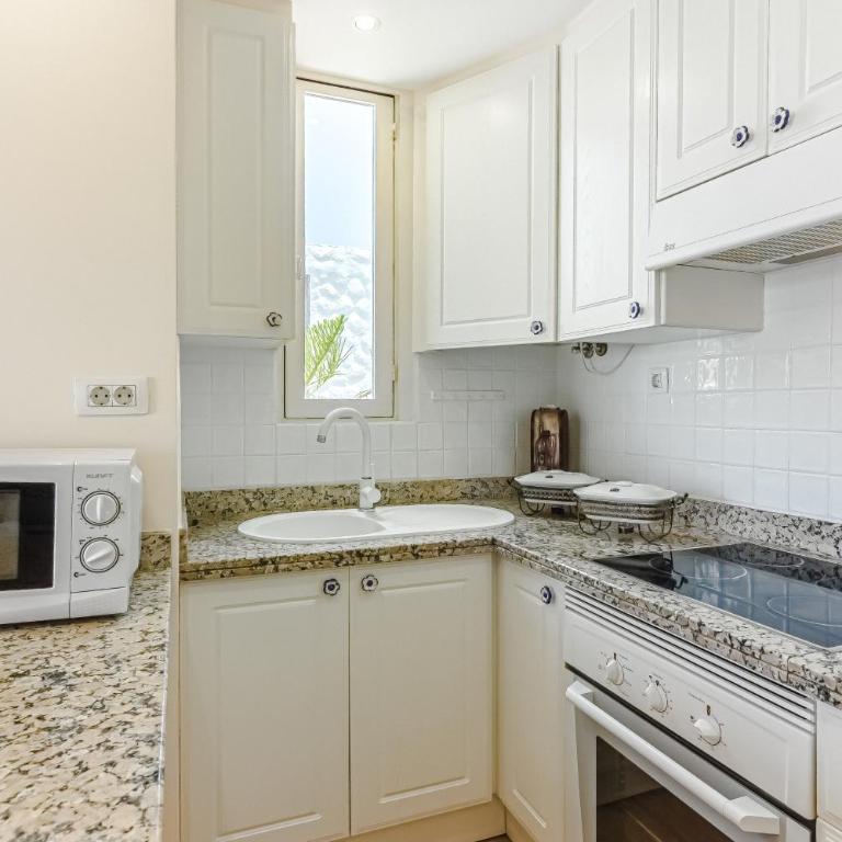 apartment APART AMERICA - 150 meters from the beach, free Wi-Fi - Apartamento de 1 dormitorio - 13