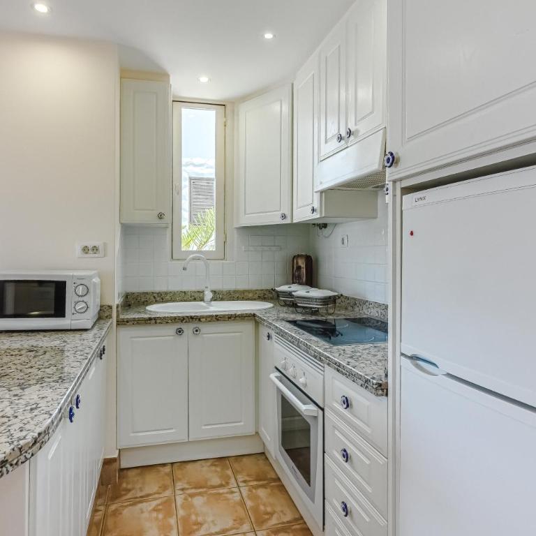 apartment APART AMERICA - 150 meters from the beach, free Wi-Fi - Apartamento de 1 dormitorio - 14