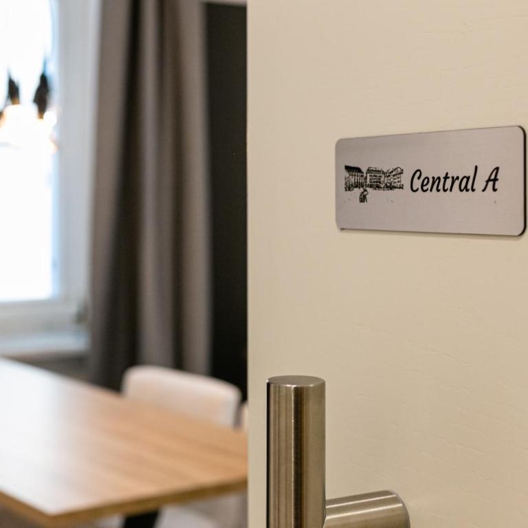 Apartment Central - Appartamento Superior con Balcone - 7