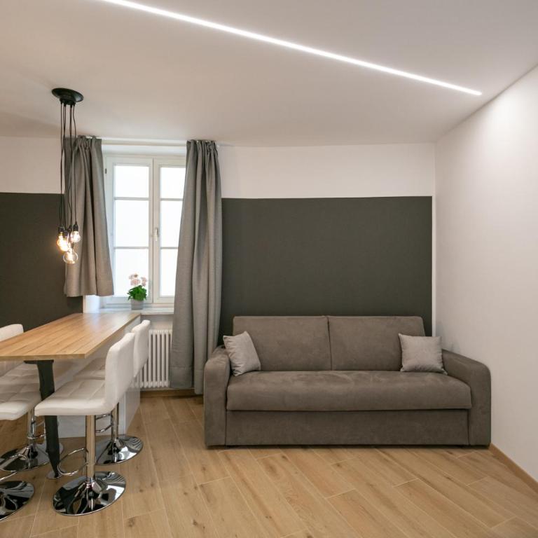Apartment Central - Appartamento Superior con Balcone - 24