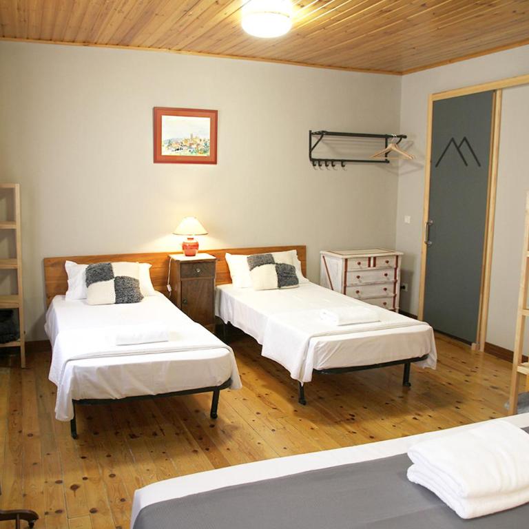 Hostal Fonda Prat - Camera Quadrupla con Bagno Privato - 6