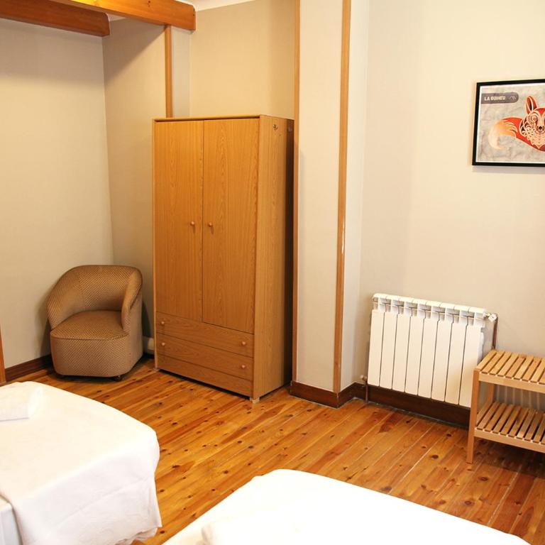Hostal Fonda Prat - Camera Matrimoniale/Doppia con Letti Singoli con Bagno Privato - 5