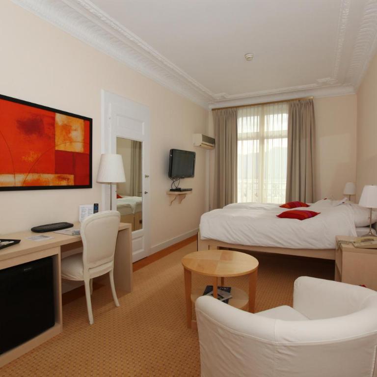 Hôtel du Grand Lac Excelsior - Deluxe Double Room with Balcony and Lake View - 5