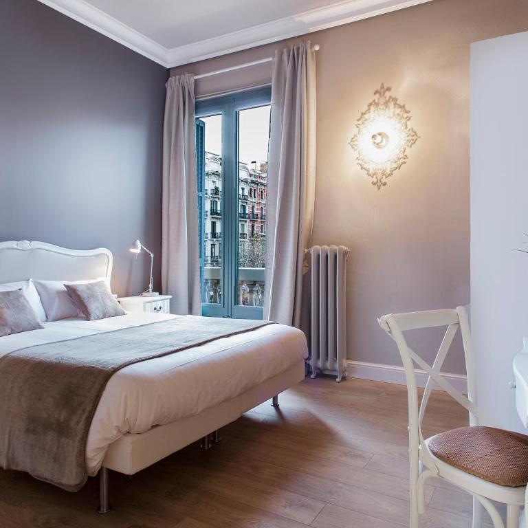 BacHome Gallery B&B - Deluxe Double Room with Balcony - 5