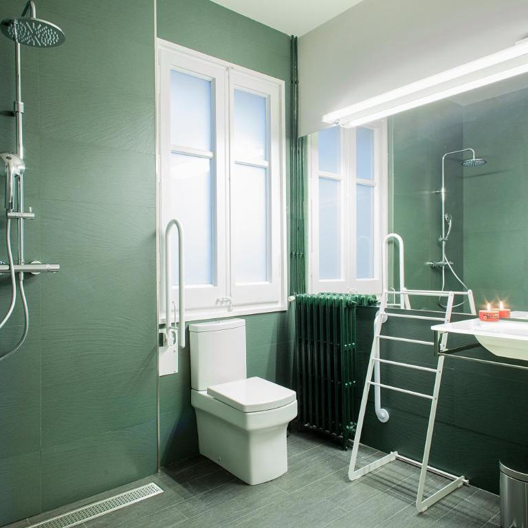 BacHome Gallery B&B - Suite with Gallery - 4