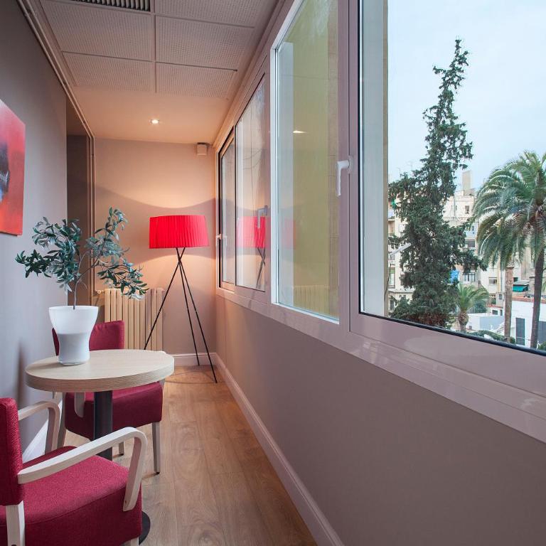 BacHome Gallery B&B - Suite with Gallery - 1