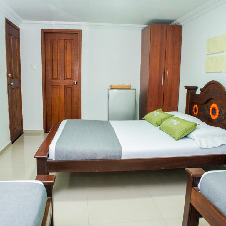 Ayenda 1315 Candiac - Habitación Cuádruple Estándar - 1