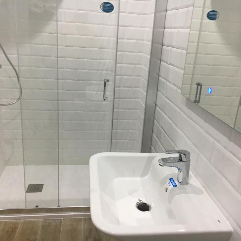 Alojamiento Saturno 1 - Habitación Doble con baño privado - 22