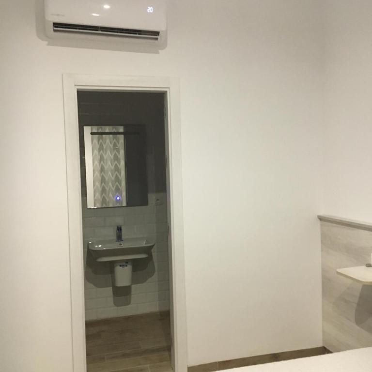 Alojamiento Saturno 1 - Habitación Doble con baño privado - 27
