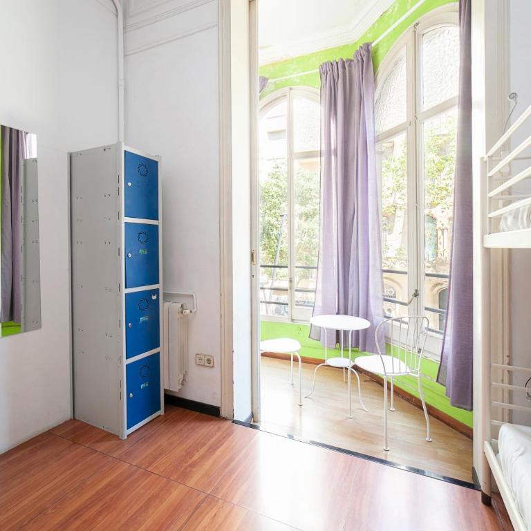 Fabrizzios Terrace Hostel - Bed in 4-Bed Mixed Dormitory Room - 4