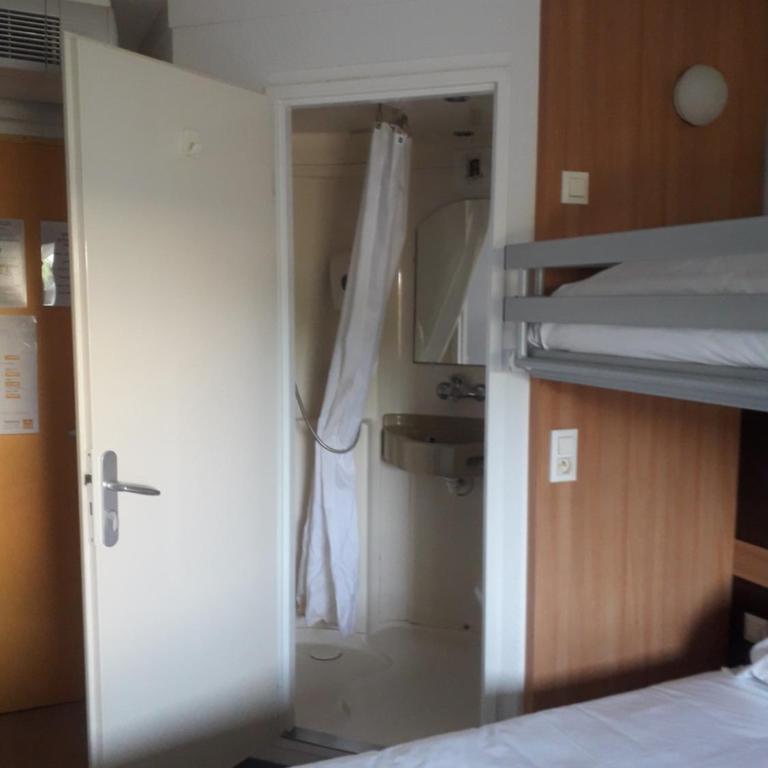 Première Classe Annemasse Ville La Grand - Chambre Quadruple - 4