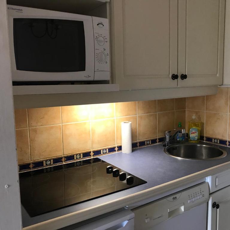LES RESTANQUES DE SAINT-TROPEZ - Appartement - 3