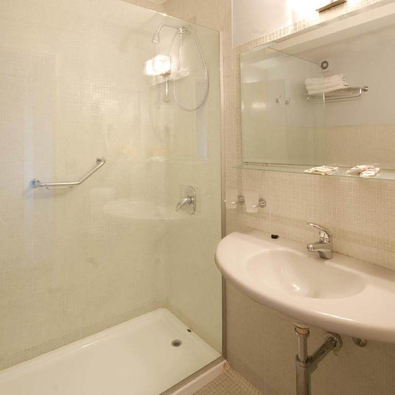Hotel Tirol - Habitación Doble con vistas a la ciudad - 1 o 2 camas - 1