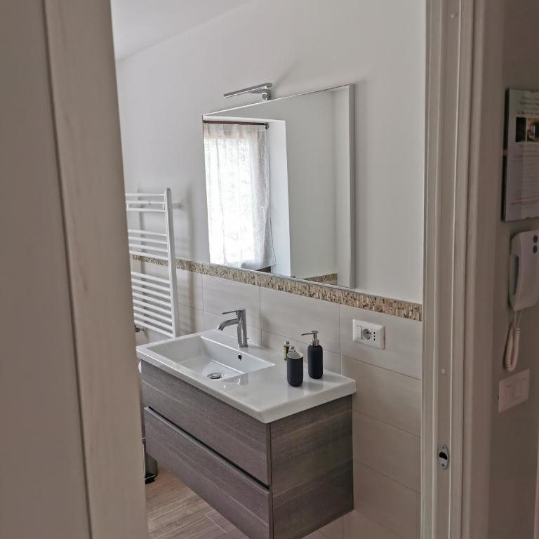 B&B La Maison D' Amelie Camere e Appartamenti - Appartamento con Balcone - 2