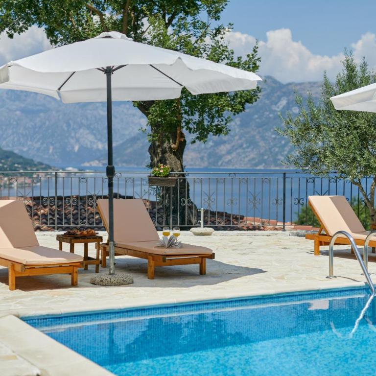 Kotor Sunset Apartments - Apartment with Balcony - 8