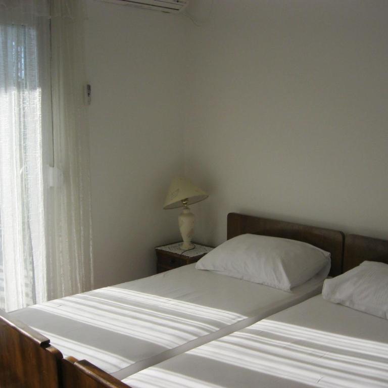Apartments Miana - Apartman s 1 Spavaćom Sobom i Popločanim Dvorištem - 2