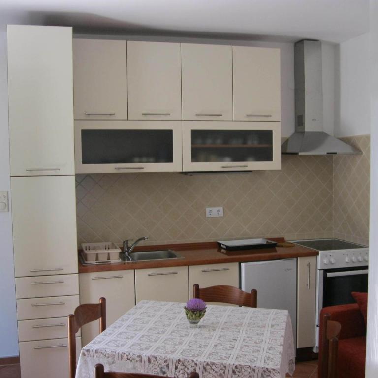 Apartments Miana - Apartman s 1 Spavaćom Sobom i Popločanim Dvorištem - 5