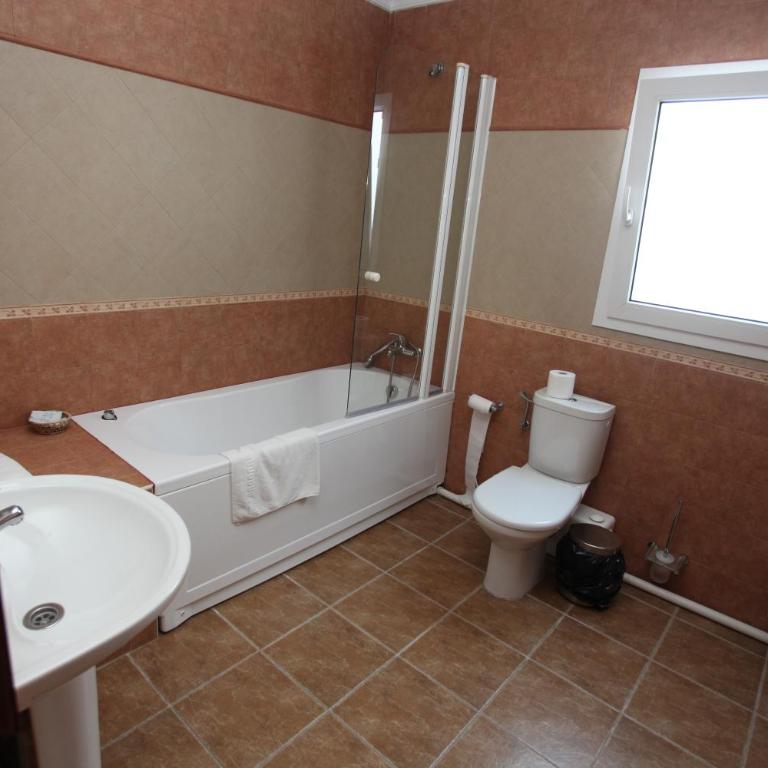 Hotel Nuro - Habitación Triple - 2