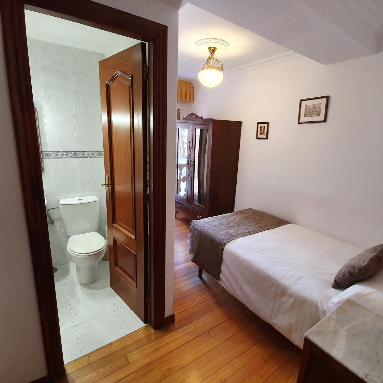 Hostal Giadás - Habitación Individual con baño privado - 4