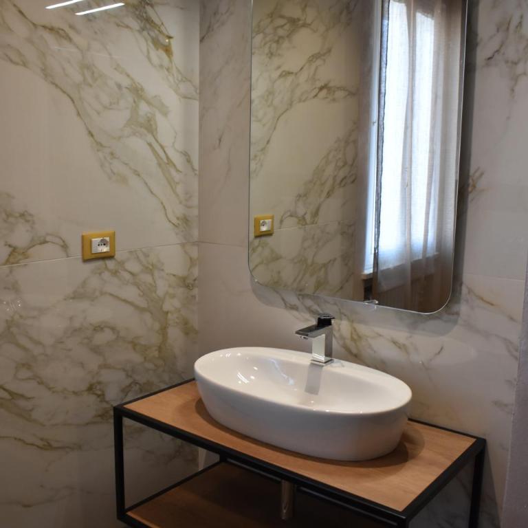 Garda Fantasy Apartment - JACUZZI - Appartamento Superior - 9