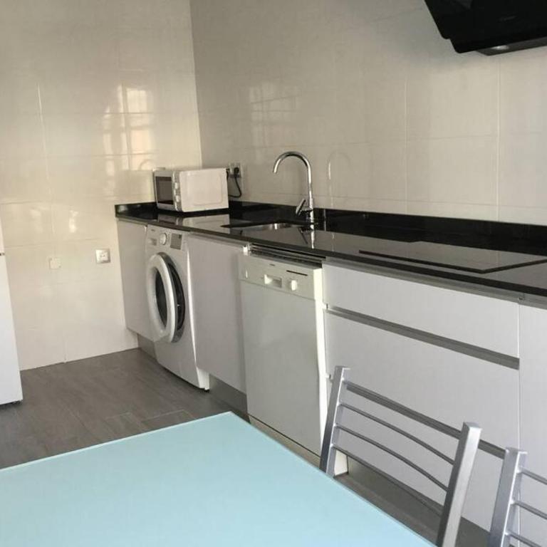 Dúplex muy cerca de la playa y del centro - Apartment - 10