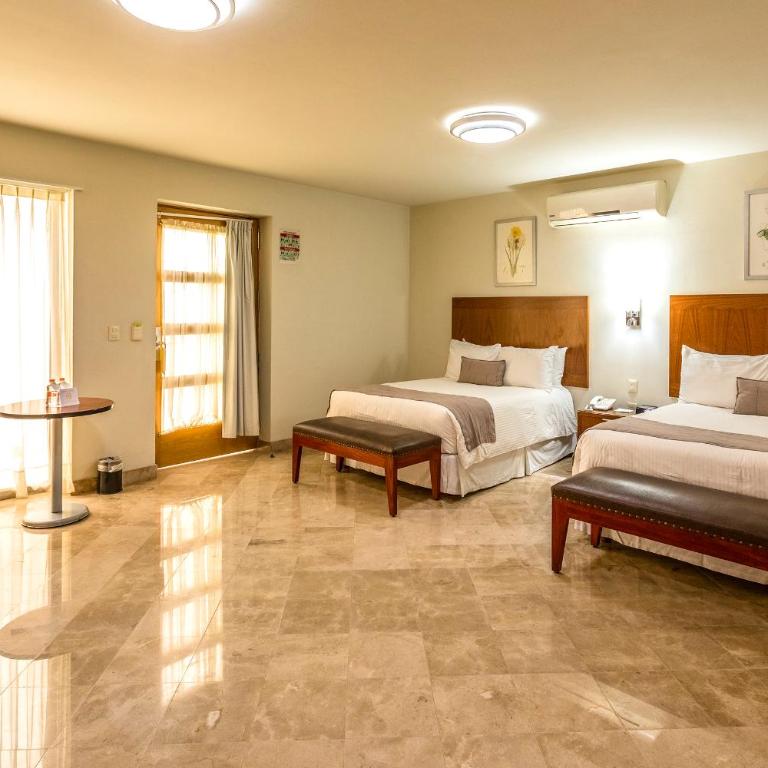 Hotel Parador de Alcalá - Habitación Doble Deluxe - 2 camas dobles - 4