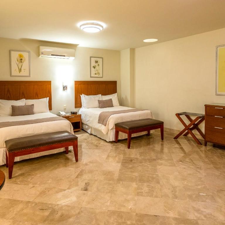 Hotel Parador de Alcalá - Habitación Doble Deluxe - 2 camas dobles - 3