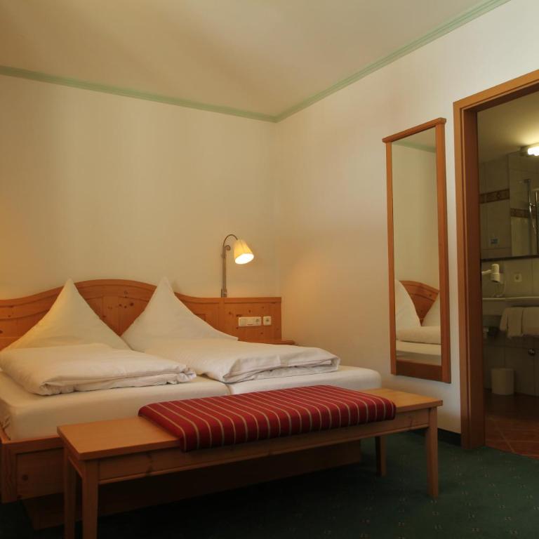 Alpenhotel Weiherbach - Hallenbad und Sauna - Dreibettzimmer - 5