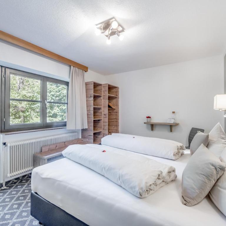 Corso`s Annabell - Bed & Breakfast - Doppelzimmer mit Balkon - 1