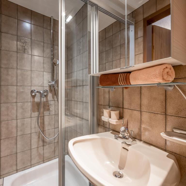 Corso`s Annabell - Bed & Breakfast - Doppelzimmer mit Balkon - 9